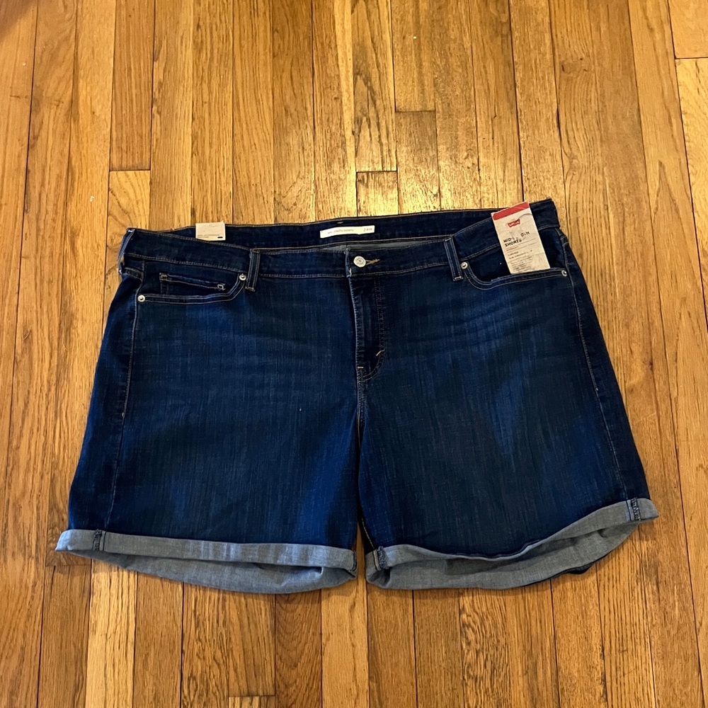 Levi blue mid length women shorts size 24W nwt